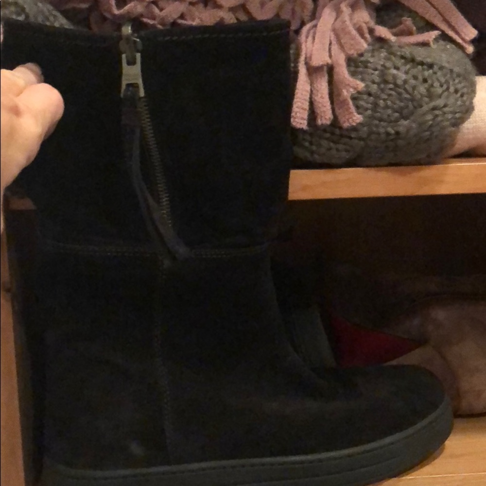 Prada shoes - Picture 3 of 3